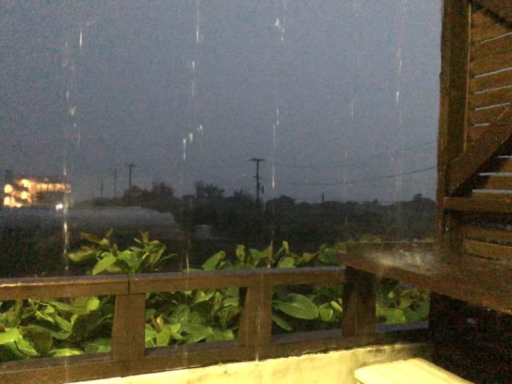 梅雨の沖縄で大雨