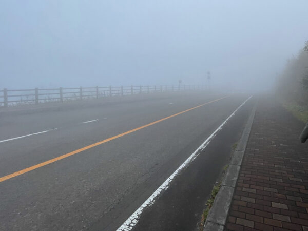 摩周湖付近の道路